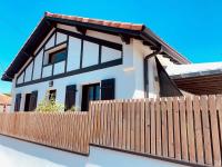 Villa classée 5 étoiles 200m de la plage piscine chauffée 5 vélos - B&B Capbreton