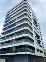 Ini Apartment Lake View Iaki - Chambres d’hôtes Mamaia