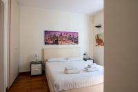 Via dei Fabbri Michelangelo Apt - Walk to Cattolica & Duomo - Navigli 5 min - B&B Milano