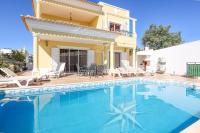 Villa Tio Pedro - Swimming Pool - For families- BY BEDZY - Chambres d'hôtes Albufeira