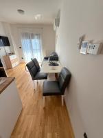 Lana apartment with private parking - B&B Pula