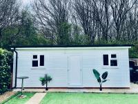 Luxury 1B Chalet wt free parking nr LTN Airport, L&D Hosp, Whipsnade Zoo, fast trains to Central London - Chambres d'hôtes Luton