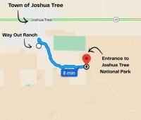 Epic Views, Huge House, Acres of J-Trees to explore, Hot Tub, Pool, AC, and Mini-Golf - Chambres d'hôtes Joshua Tree