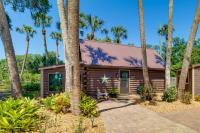 Fish On-Site: Okeechobee Cabin w/ Pool Access - Chambres d'hôtes Okeechobee
