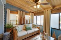 Fish On-Site: Okeechobee Cabin w/ Pool Access - Chambres d'hôtes Okeechobee