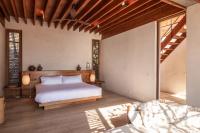 Estudio con balcón