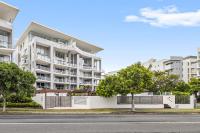 Karmasea Beachside Holiday Apartments - Bed and Breakfast Alexandra Headland