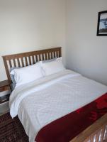 Modern 2 bedroom condo with AC in Olympic Village - B&B Vancouver