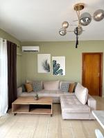 Apartamento de 2 dormitorios con balcón y vistas al mar