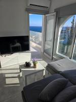White Sea View Apartment - Ferienwohnung Limassol