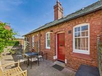 Cosy Chester Cottage - Quaint Stay Sleeps 2-5 - B&B