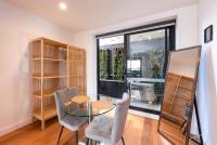 Modern 1 Bedroom Apartment in Brunswick East near CBD - B&B Melbourne