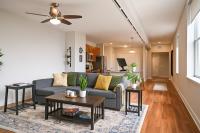 Luxe Downtown Suite Stadiums, Casino, R&R Hall! - Ferienwohnung