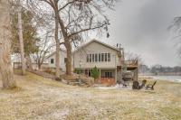 Massive 3 bedroom on the Lake - B&B Cokato