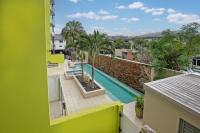 Luxury Cairns Stay with Pool and BBQ - B&B Cairns