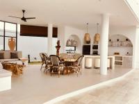 Villa Maison Blanche - Bed and Breakfast Ubud