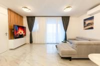 Modern Cityscape 2-Bedroom Terrace apartment - B&B Split