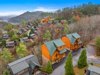 Indoor Pool Oasis, Hot Tub, EV, Scenic Views - B&B Pigeon Forge