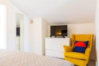 Apartamento de 1 dormitorio con terraza y vistas al mar