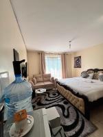 Staycation by Lora - B&B