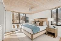 Renovated Riverfront 3 BR, 2 BA with Pool - Walk to Town! - B&B Aspen