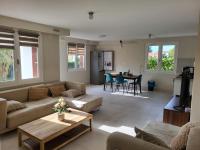 Logement paisible avec jardin, accès plain pied sans escalier, parking et WiFi - B&B Roche-la-Molière