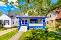 The Sapphire Haven - Stylish Basement Apartment in Old Brooklyn, Free Street Parking, 100MB WiFi, Self Check-In & 8 Min Airport - B&B