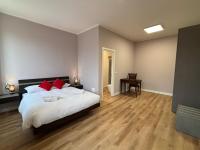 Quadruple Room with Private Bathroom
