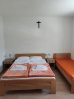 Dreibettzimmer mit eigenem Bad
