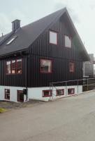 3BR House in Tórshavn - Quiet Street - Parking - Chambres d'hôtes Tórshavn
