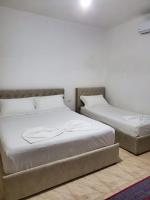 Emiliano's Apartments - Ferienwohnung Shëngjin