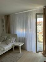 Apartment Leona - B&B Indjija