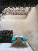 Appartement avec Bain à Remous & Patio - Bed and Breakfast Avignon