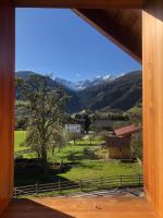 Apartment with Mountain View