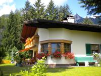 EINZIGARTIG, Bergblick, Erholung PUR, Komfort, Balkon, WOHNZIMMER, 2 SCHLAFZIMMER, ruhig - Ferienwohnung Reutte in Tirol