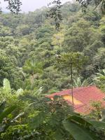 Chalé na Montanha no Recreio dos Bandeirantes - Linda Vista da Floresta - Perto de lindas praias - Chambres d'hôtes Engenho Novo