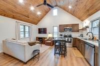 Walk to Marina Springville Cabin with Fire Pit! - Chambres d’hôtes Springville