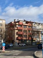 Namaste - Spacious Design Apartment near AUBG, 2 Terraces & Mountain View, Self check-in - B&B Blagoevgrad