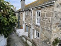 The Green House a coastal cottage steps from Porthmeor Beach & Tate - Chambres d'hôtes St Ives