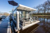 Hausboot "Seestern" - B&B Bederkesa
