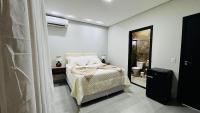 Deluxe Queen Suite