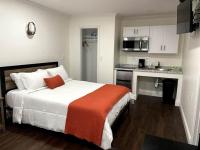 Studio Lit Queen-Size 