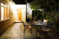 Beach Approach Cottage - 30 steps from beach - Luxury house with covered table tennis - Netflix Smart TV - B&B Filey
