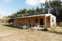 Starling Homesteads boutique farmstay, THE STABLES - B&B