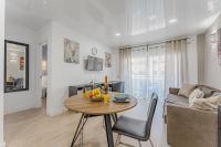 Modern sunny apartment 100m from the beach - Bed and Breakfast