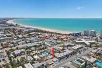 Winter Getaway! Walkable to Beach Access, Restaurants & Nightlife! Beach Equipment Included! & Pet Friendly! - B&B St. Pete Beach