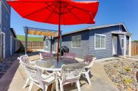 Mtn-View Home w/ Patio & Grill in Woodlake - B&B Woodlake