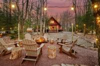 Lakehouse with Boats, MiniGolf, Sauna, HotTub, Swings and Playground! - Ferienwohnung Pocono Summit