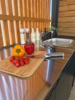 Sunny Stay - Mobile home in a campsite with a pool, few steps from the beach - B&B Pirovac
