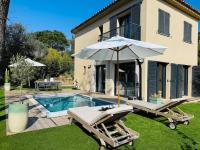 Before making a request, read my profile host at the bottom of page # Fully Private 3-Bedroom Luxury Villa close to Saint-Tropez - B&B